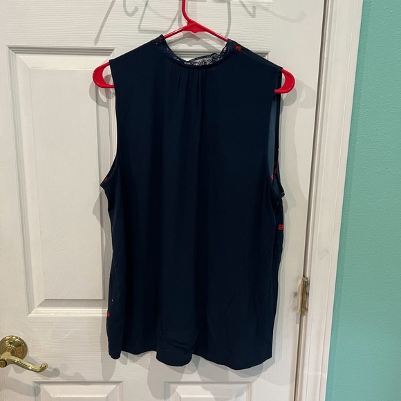 Navy and red mixed material shell. New but no tags. Size XXL - Picture 2 of 3